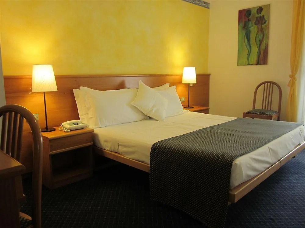 ***  Hotel Marina Torri Del Benaco Italie