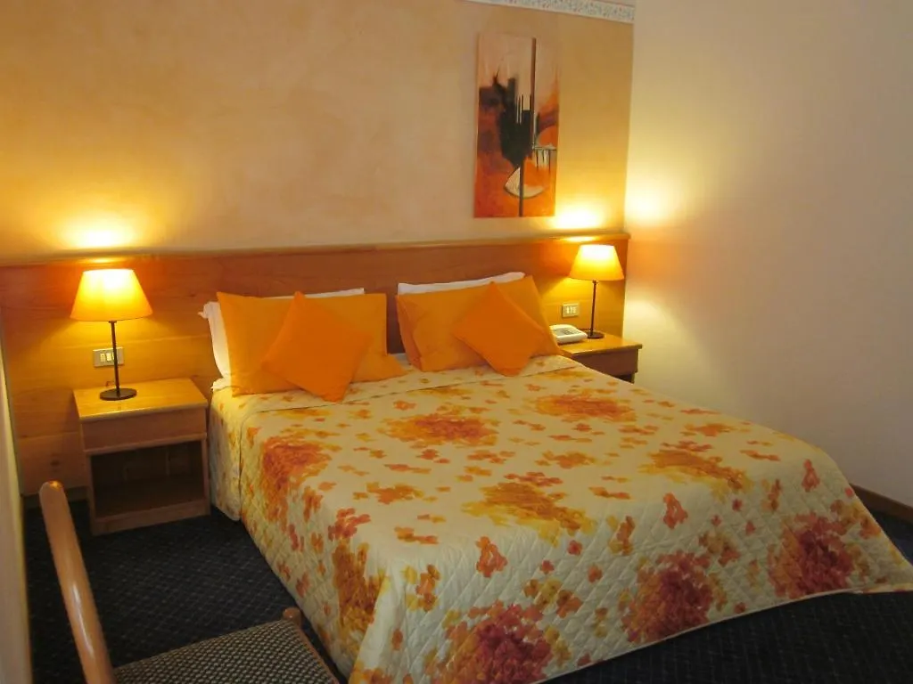 Hotel Marina Torri del Benaco
